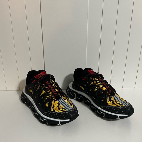 Versace Mens Sneaker - Picture 2 of 10